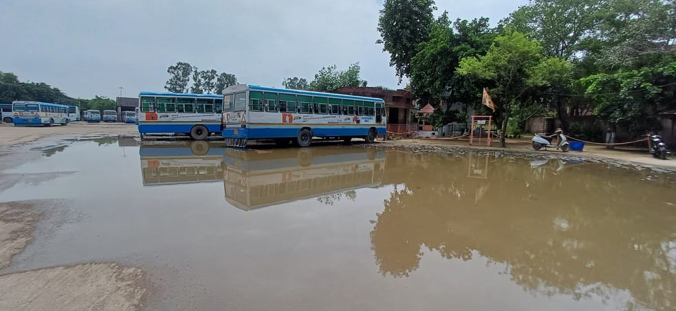 Rain water filled in the cantonment bus stand premises, passengers troubled