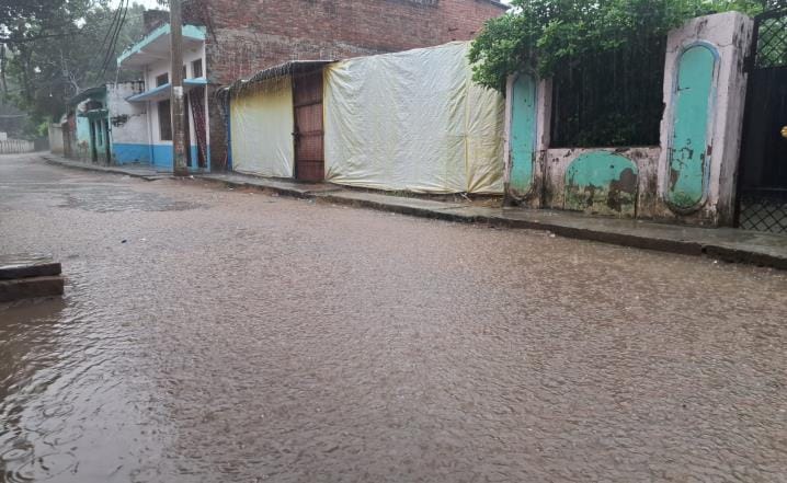 Panic in coastal areas due to continuous rise in water level of Saryu river