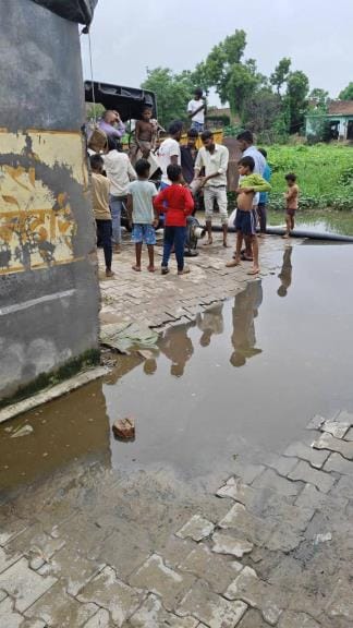Lekhpal got the water drainage done by installing a generator