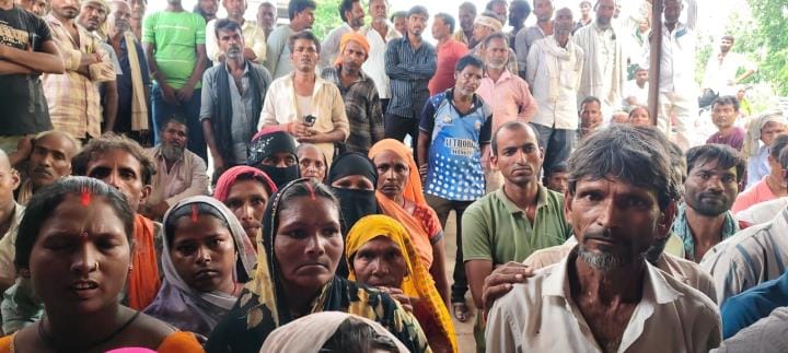 Fertilizer was not received even after waiting for hours, anger