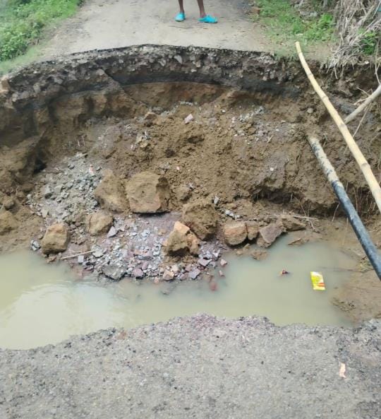 Road cut off due to rain, villagers troubled