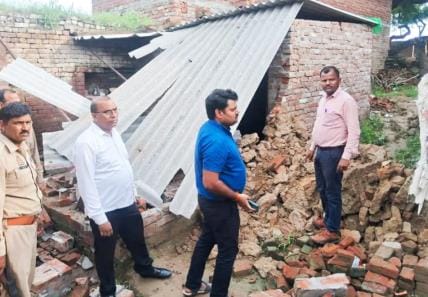Wall collapsed in rain, pregnant woman injured