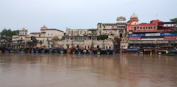 Mandakini again crosses the red mark, 20 villages surrounded by water