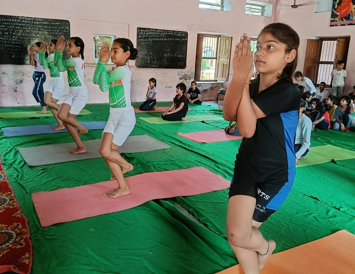 Mandeep, Bhavya, Yash, Ritika, and Sunita's names were in the yoga competition.