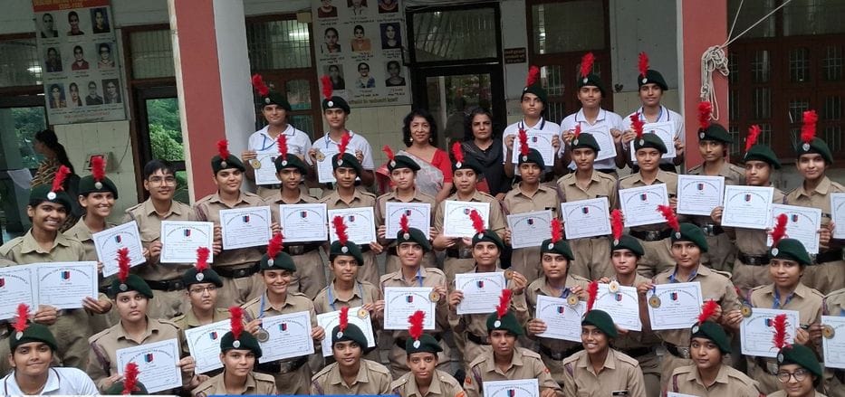 Welcoming the NCC cadets who won silver medal in March Past