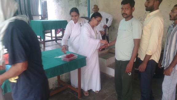 Rakhi tied to prisoners in jail