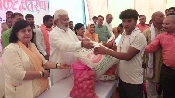 Jalshakti Minister visited Kyotra village to know the condition of flood victims