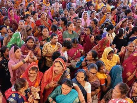 Devotees were moved to hear the story of Maa Parvati's penance