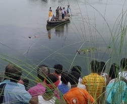 Muzaffarpur Bihar news :abbot monastery dead body found in budhi gandak river police investigate