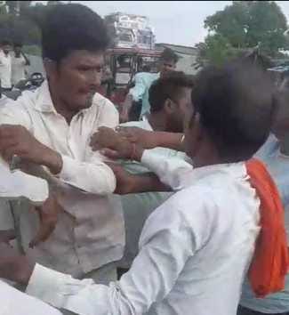 Farmers fight for fertilizer, uproar