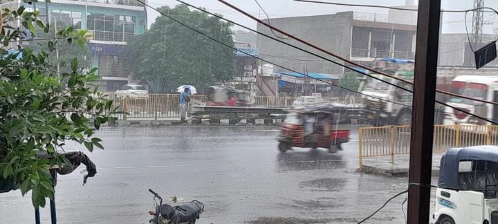 Heavy rain for 25 minutes, alert today too