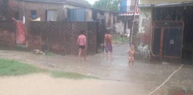 Rain in surrounding areas, drizzle in the city