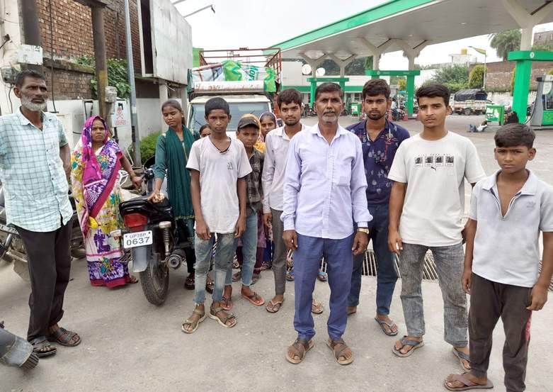 There is a tussle for tokens, the pace of making Aadhaar is also slow
