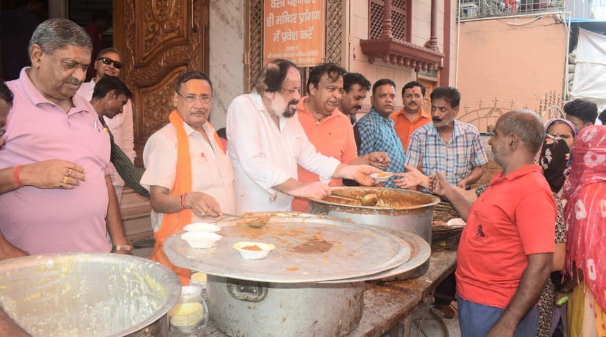 Bhandaras set up in temples
