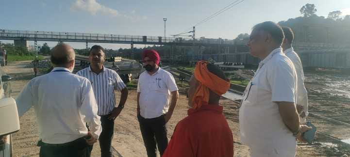 Inspection of passenger facilities at Udhampur railway station