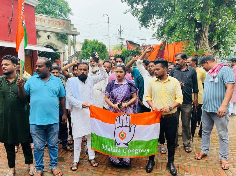 There are lots of problems in the market...Demand letter given to the Municipal Commissioner