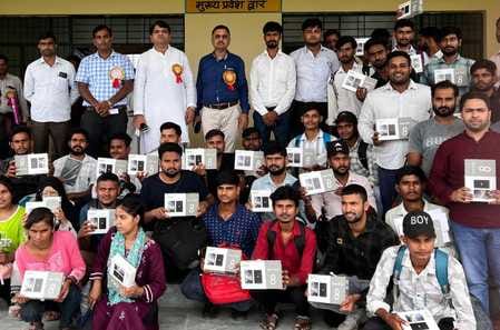 Tablets were distributed to 124 trainees in ITI