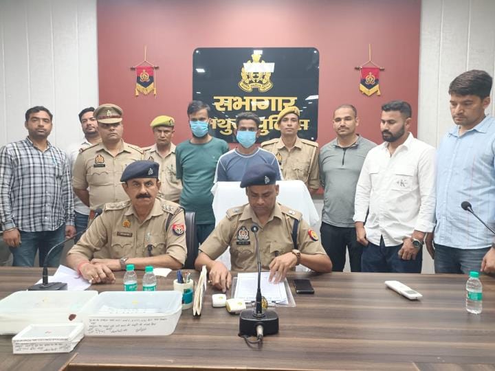 Robbers who entered the house posing as devotees murdered a former BSF jawan