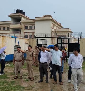 ADM and SP Rural reached Atal Vidyalaya and saw the arrangements