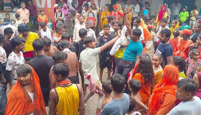 The streets echoed with the chants of Bhole, Jalabhishek today