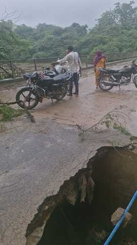 Erosion occurred on Makhdoompur road washed away in rain
