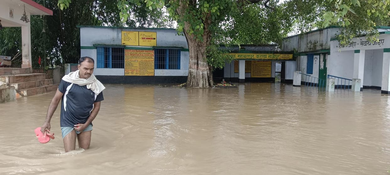 Ganga is moving towards the record of 2016, 116 villages affected by floods, 20 villages lost connectivity