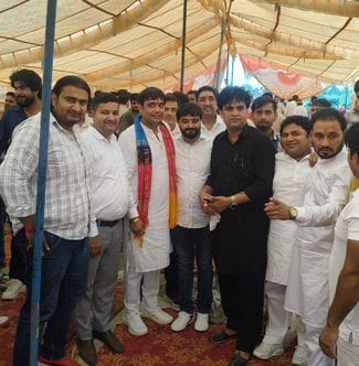 Artists and politicians arrived at the Shiva temple