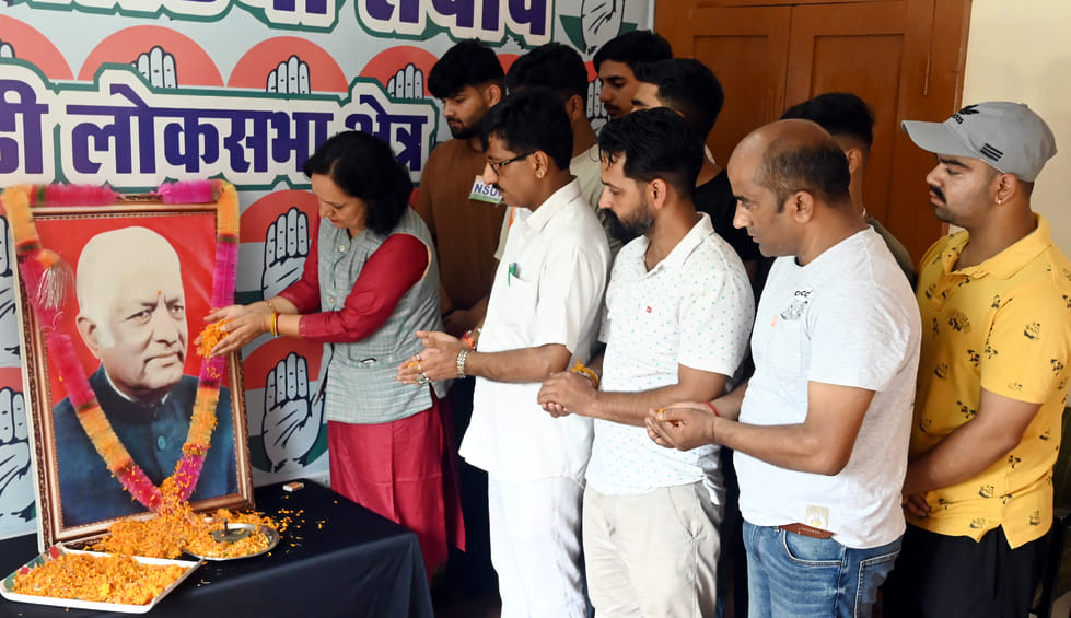 Himachal maker Dr. YS Parmar remembered at Gandhi Bhawan Mandi