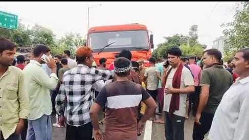 One dead, eight injured as trolley full of devotees overturns