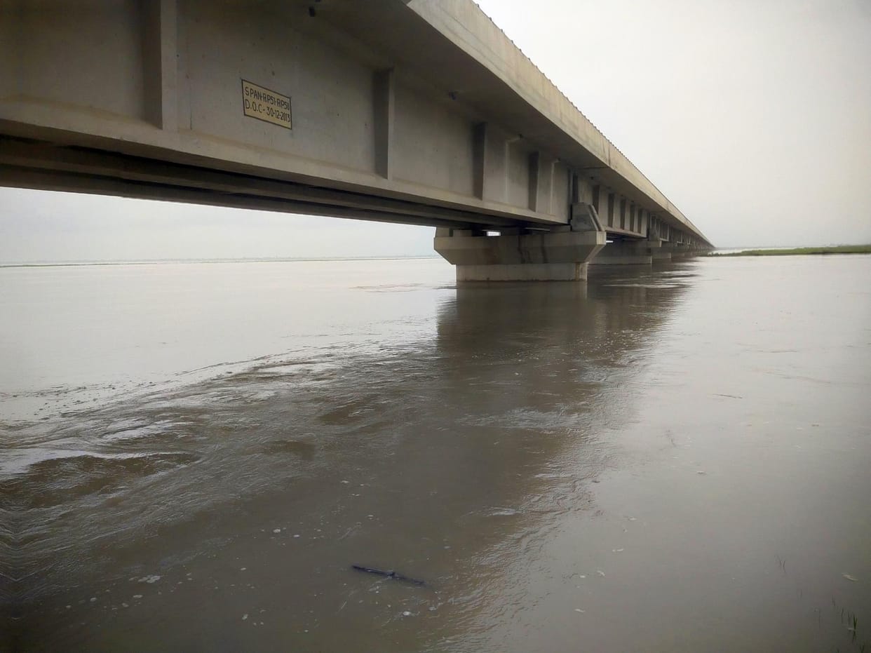Seven villages surrounded by Saryu's flood, crops getting ruined