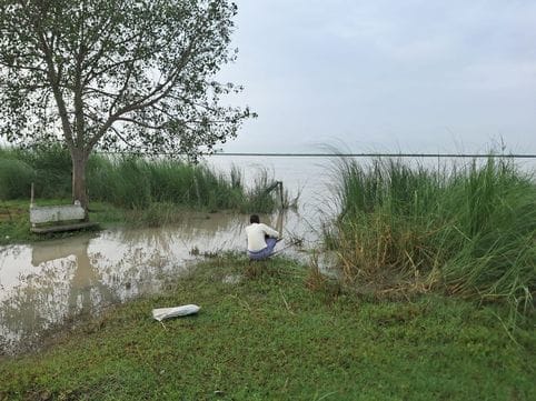 Ganga water entered the fields of Topi Nagla village of Sahaswan