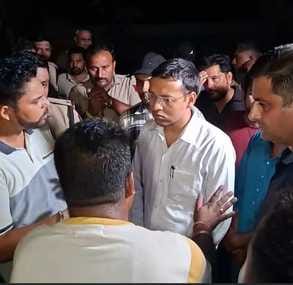 People angry with the death of the innocent blocked the road for four hours