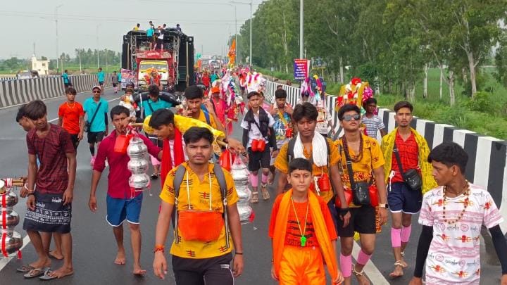 The highway turned saffron, chants of Lord Shiva echoed