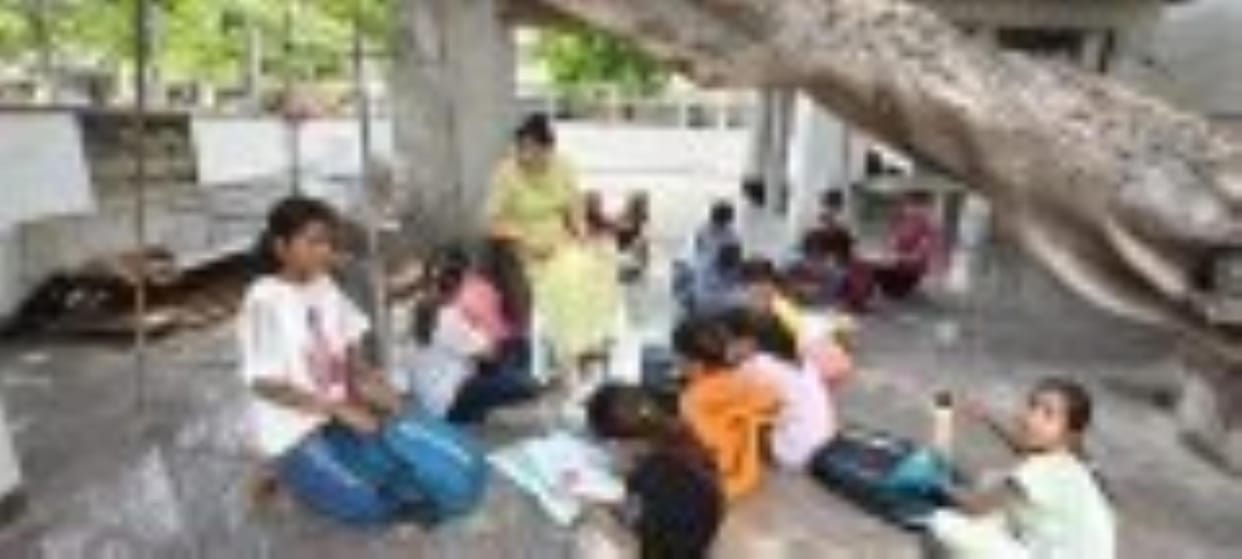 For 45 years, a school has been running in 3 rooms in the basement of the temple