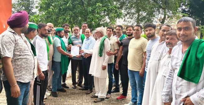 Bhakiyu delegation met BDO, demanded solution of problems of villages