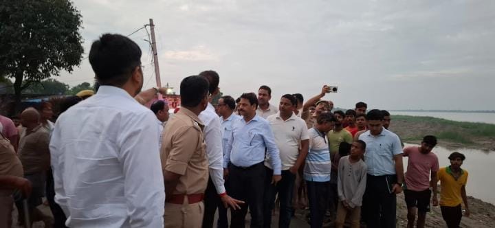 DM-SP reached Haha Nala and took stock of the flood situation