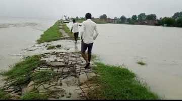 Sharda river water flowing over Bajhera dam