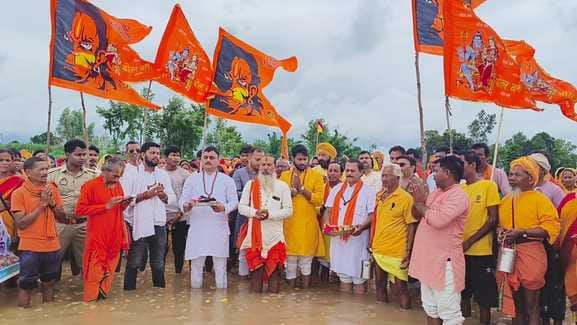 Hundreds of devotees gathered in the Kanwar Yatra of Ekta Abhiyan
