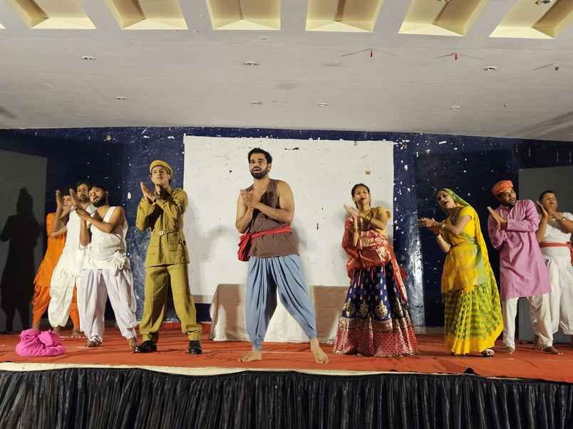 The play Charandas Chor gave the message of sticking to principles