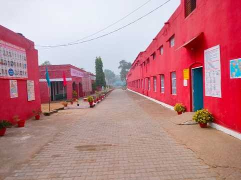 On Guruji's emotional appeal, the alumni united and made the closing school smart