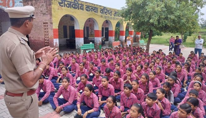 Students were given information about traffic rules and dial 112