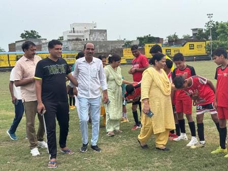 GD Goenka got first place in football competition