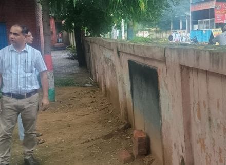 The inspection committee ordered fencing around the dilapidated buildings of schools
