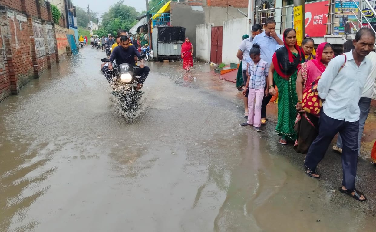 26.6 mm rain in 22 hours provided relief from heat, problem due to waterlogging