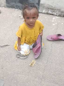 A woman left her innocent child on the road and jumped into the river and went missing