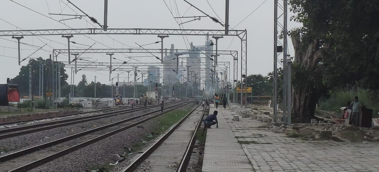 Passenger trains going from Lucknow to Kanpur will not have stoppage at Jaitipur.