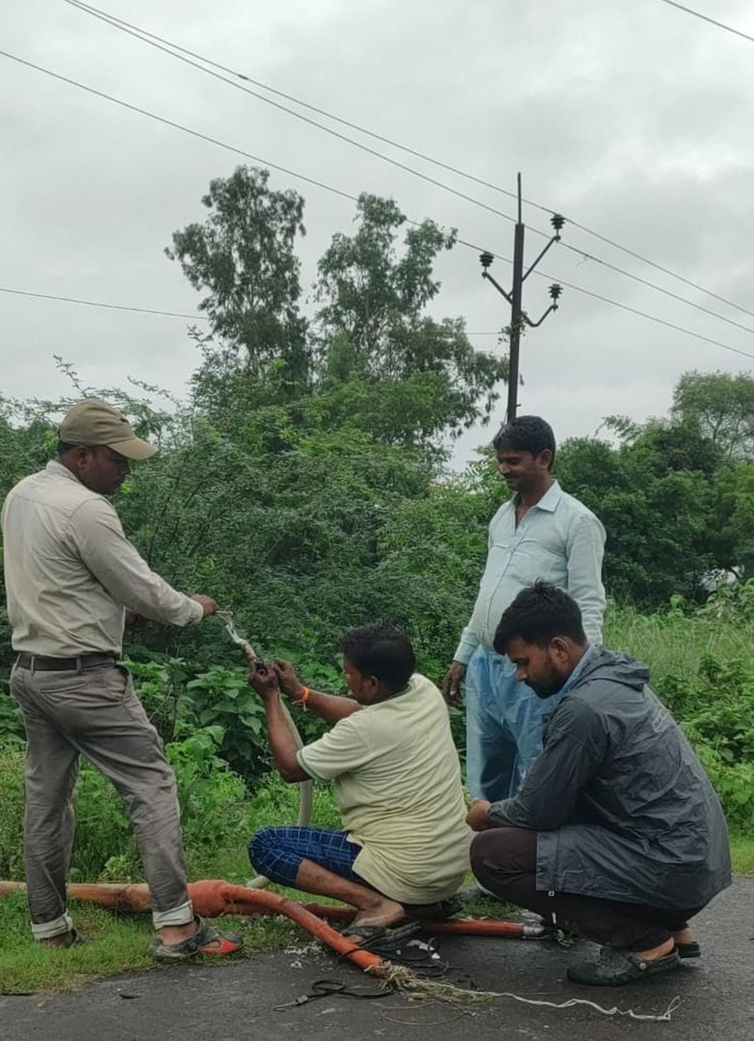 Due to waterlogging, the underground cable box of the substation blew up, supply disrupted