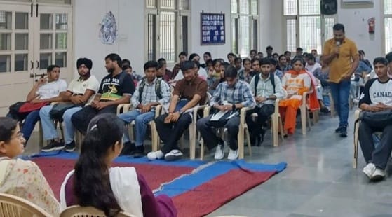Tell students the benefits of Swayam mobile app