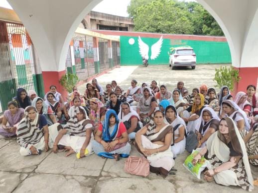 Pressure to withdraw complaint, Asha workers threatened with transfer