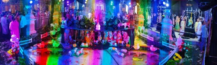 Rajadhiraj gave darshan to devotees at Kalighat